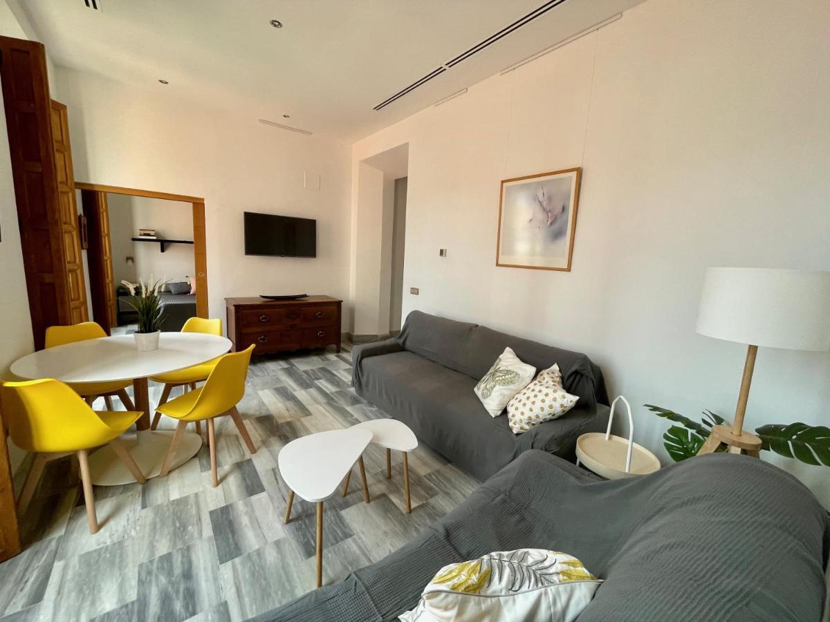 Picasso'S Birth House Charming Apartment Malaga Bagian luar foto