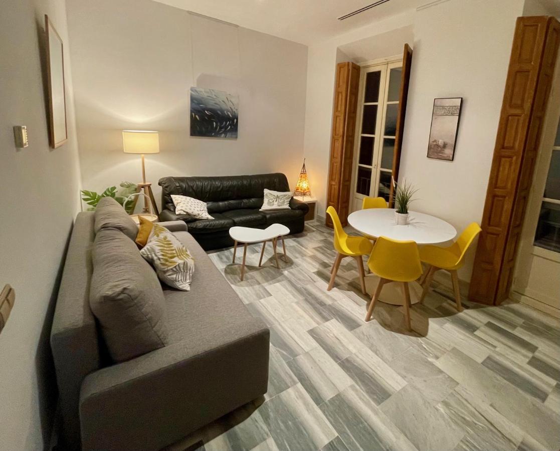 Picasso'S Birth House Charming Apartment Malaga Bagian luar foto